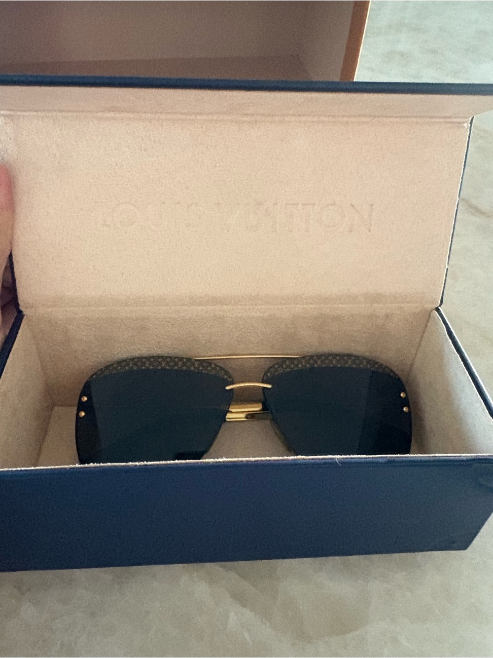 Louis Vuitton Black Aviator Sunglasses - Signature Detail - Picture 8 of 10